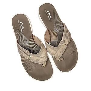 Clarks Cloudsteppers Taupe Thong Sandals Women’s 9M